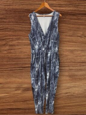 Old Navy Women’s Navy Tie-Dye Sleeveless V-Neck Jumpsuit